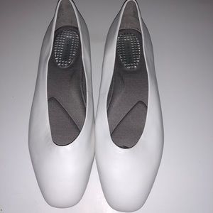 White com+sens shoes